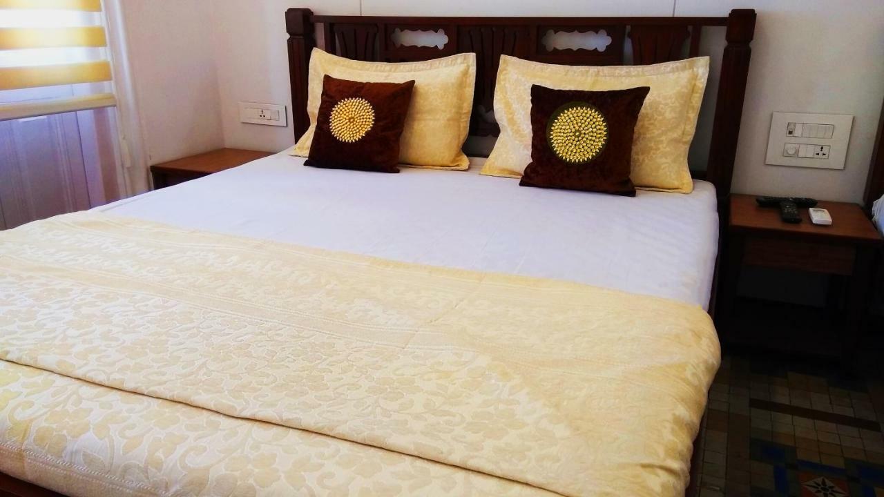 Carlton Hotel Mumbai - Behind Taj Mahal Palace Colaba Mumbai Luaran gambar